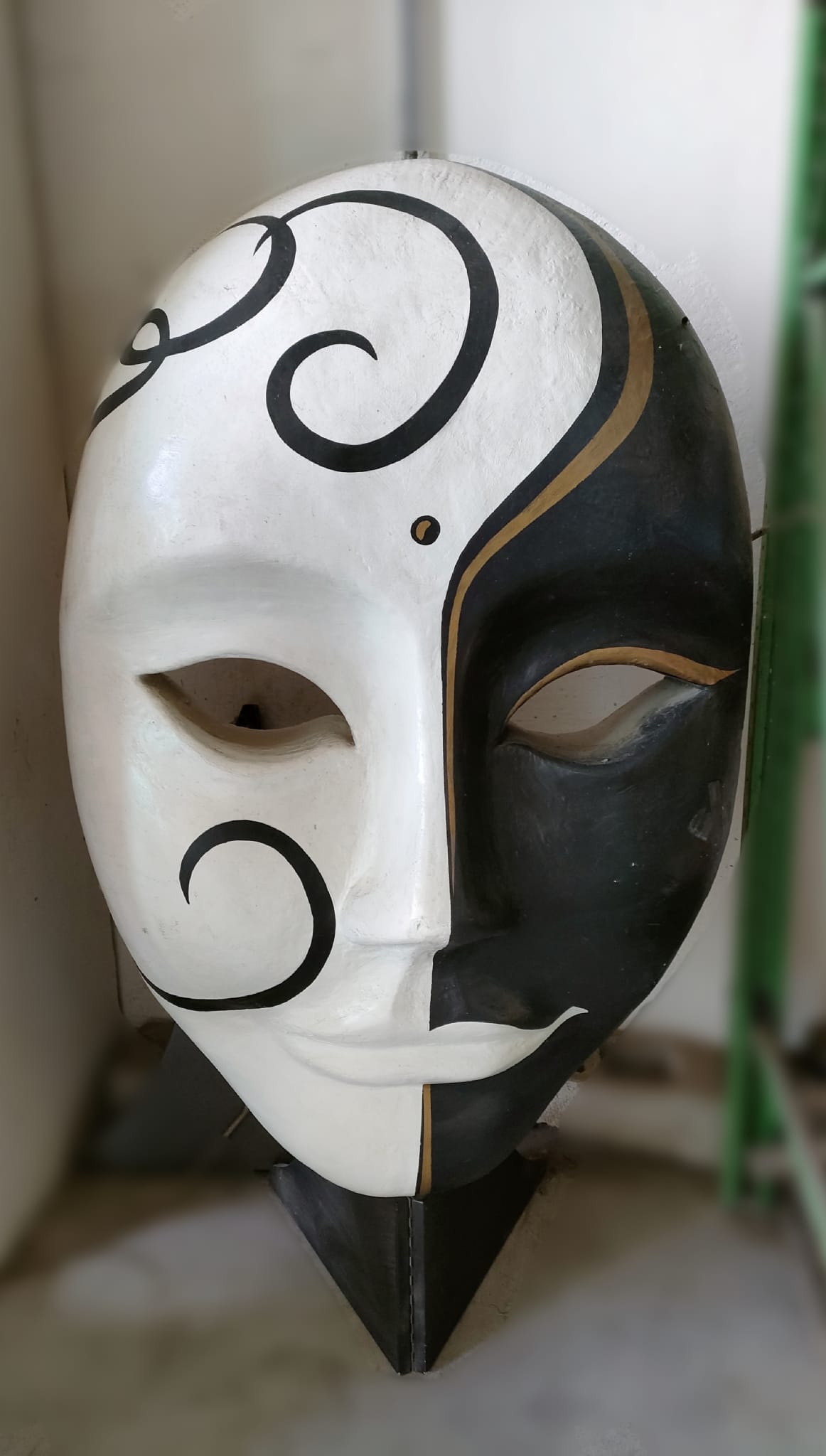  OMAS "Carnival emotions" exhibition mask